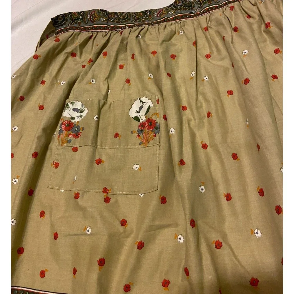 #5742 Womens Cotton Tan with Floral vintage Half Apron with Pockets